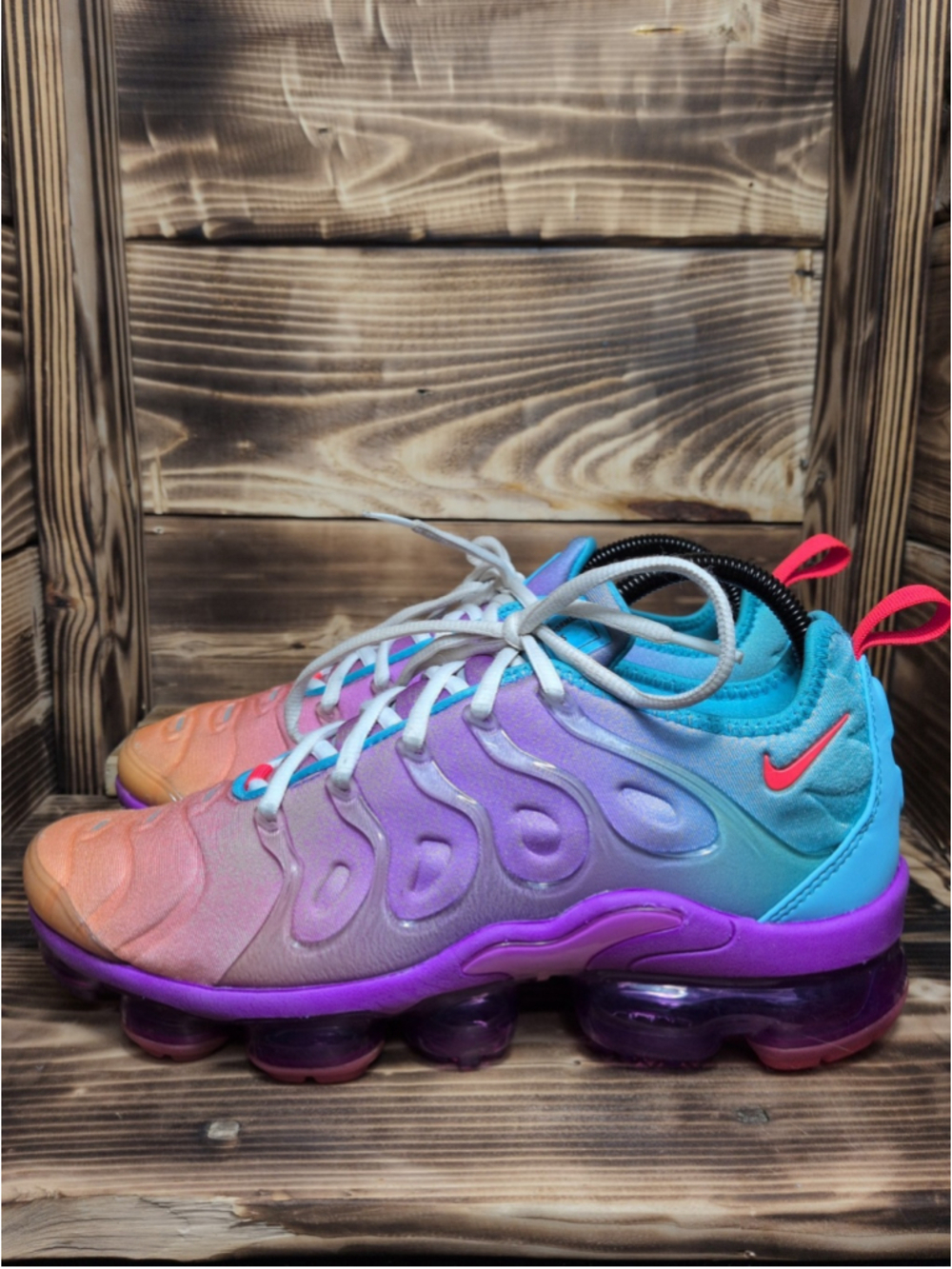 Nike Air VaporMax Plus Fuchsia Dream Crimson Sneakers FD0823-500 Womens Size 9